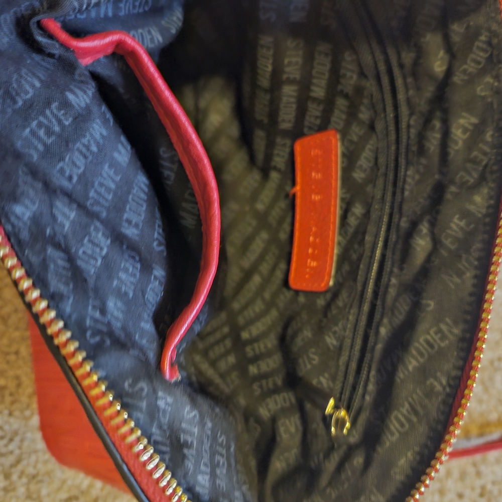 Steve Madden Red Crossbody Bag - Picture 3 of 4